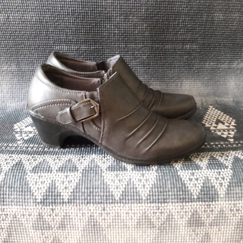 Ankle Boot - Picture 11 of 13